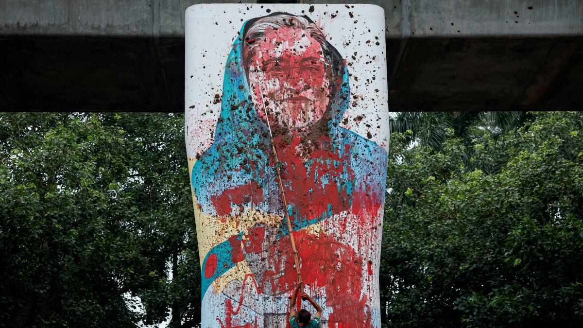 Sheij Hasina, condenada por “crímenes contra la humanidad” por el régimen interino que la echó