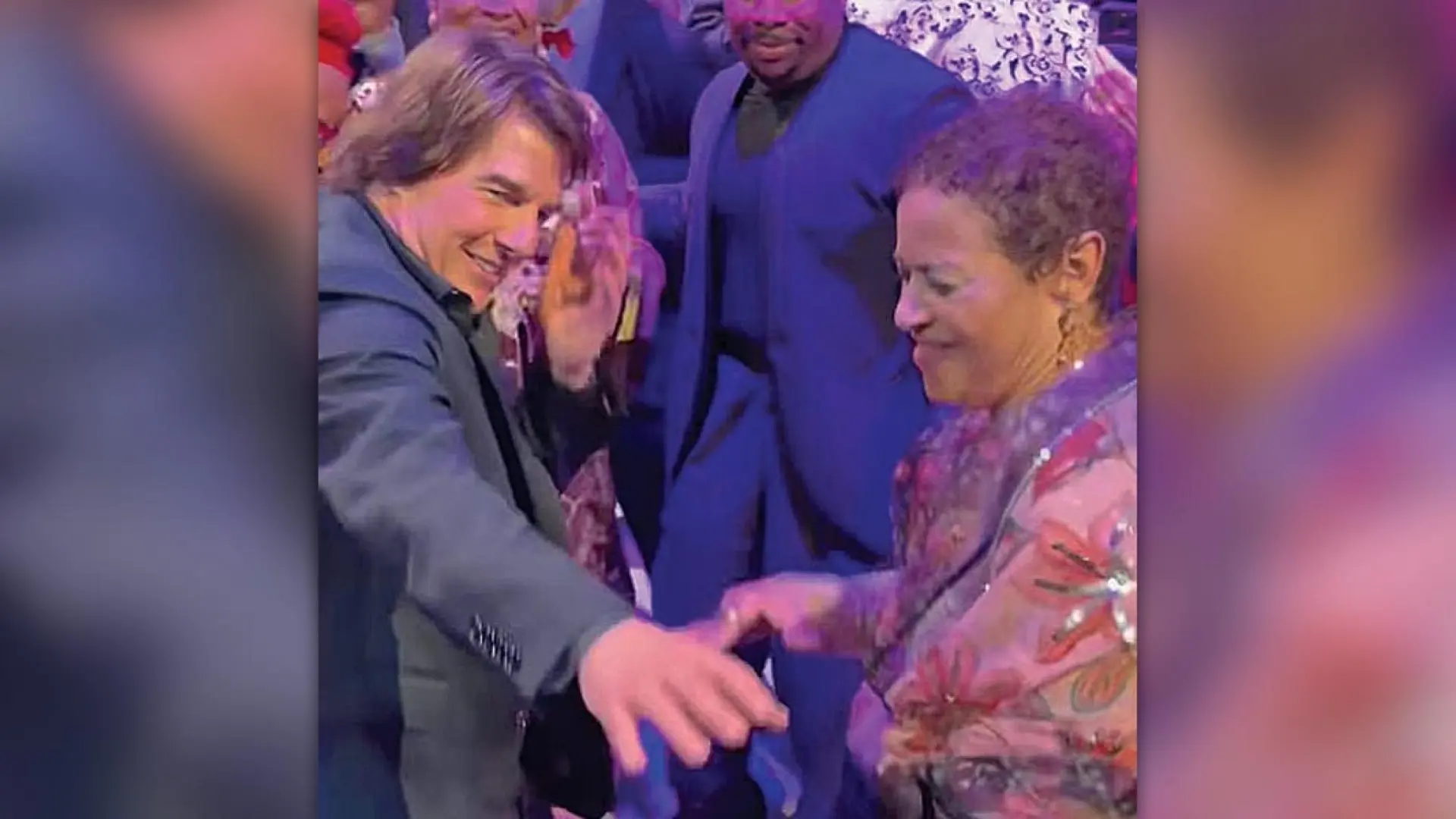 Tom Cruise quema la pista de baile: su momentazo con Debbie Allen antes de ganar el Oscar se hace viral