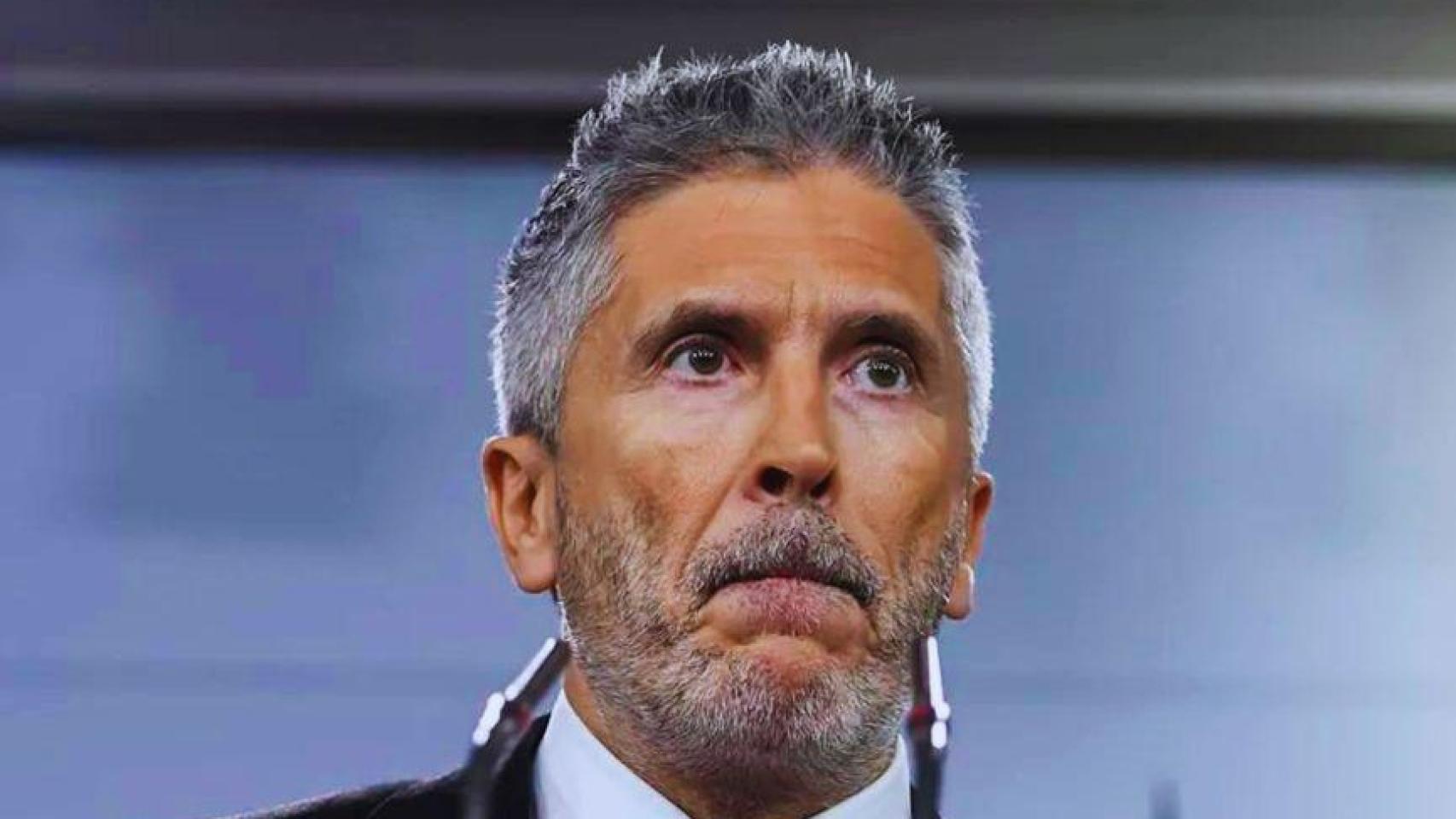 Marlaska da marcha atrás en el protocolo para detenidos trans: ahora primará el "sexo registral" al género que manifieste el reo