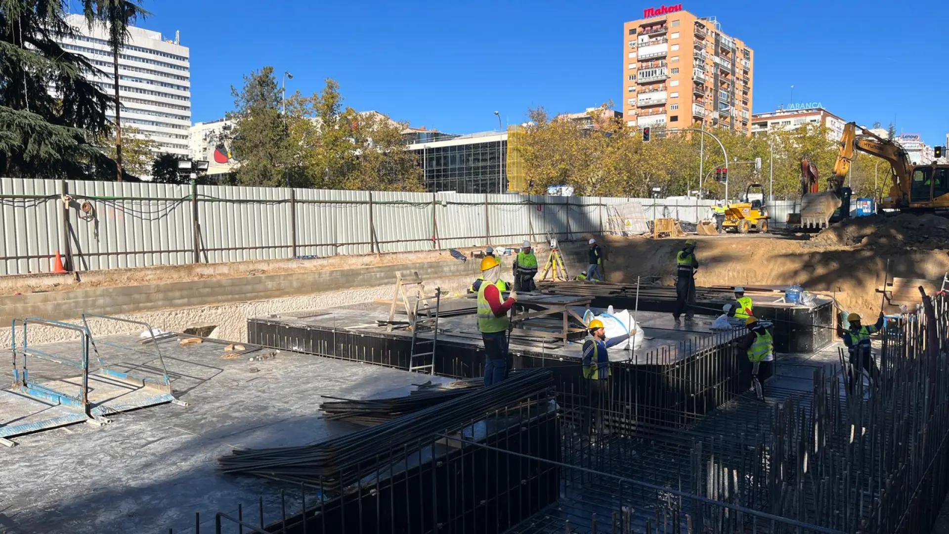 Las restricciones del tráfico en el entorno del Bernabéu por las obras de metro finalizarán a principios de 2026