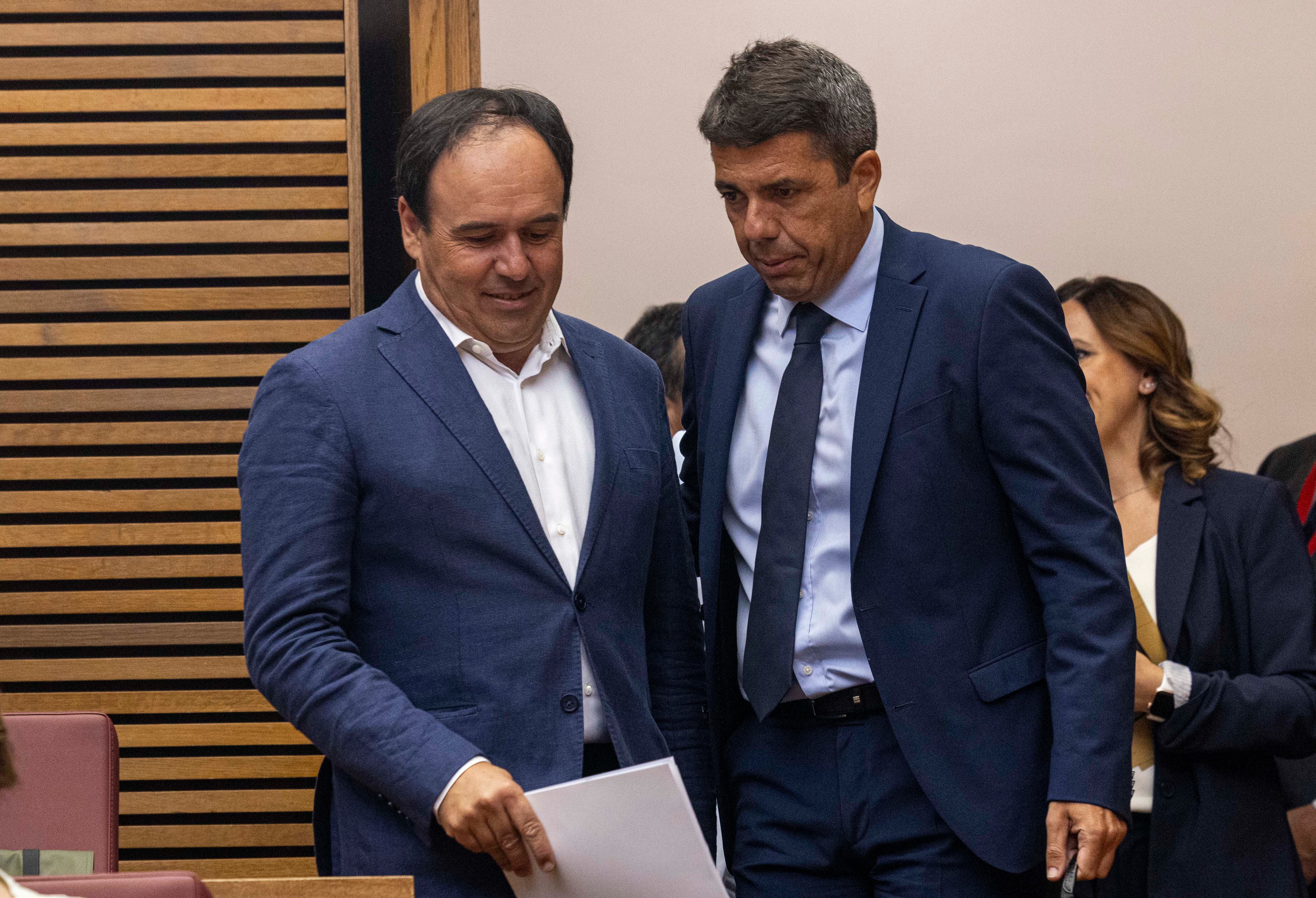 El PP apura los plazos para investir a Pérez Llorca y asumir las exigencias ultras de Vox