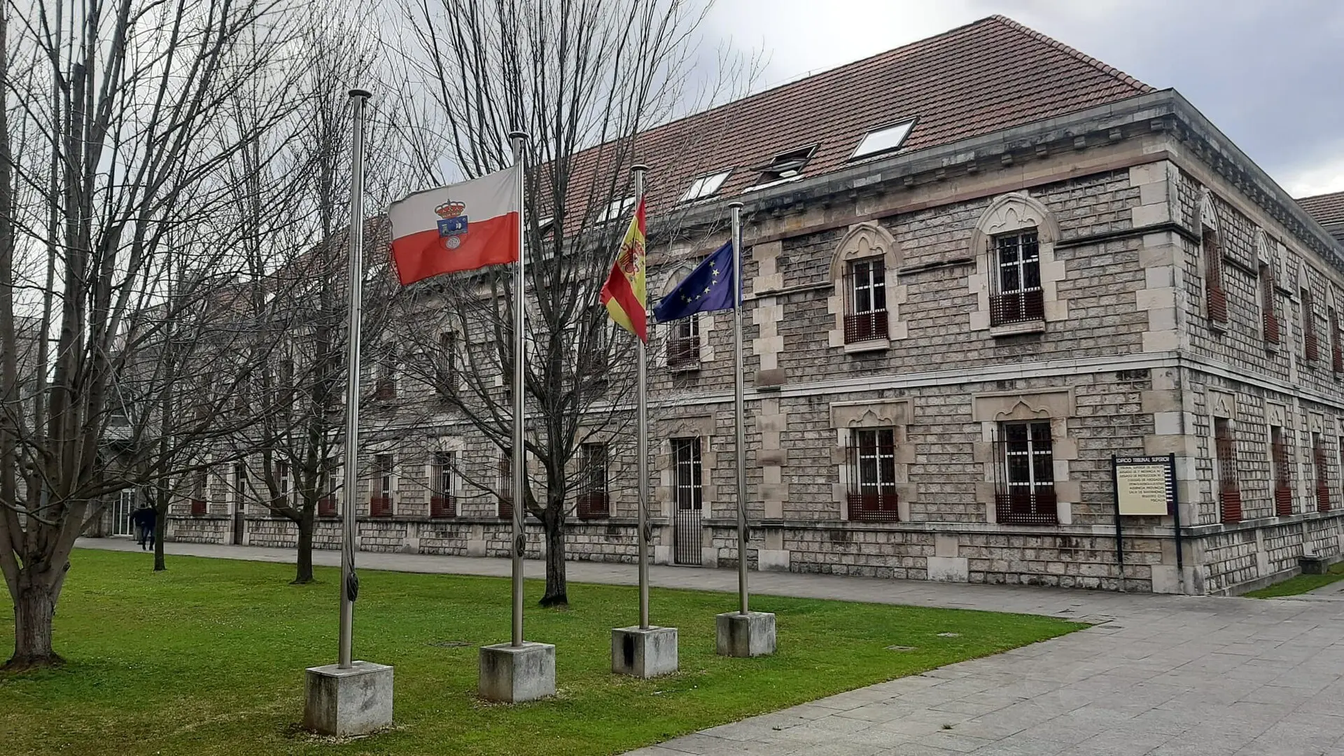 Piden tres años de cárcel para un hombre por estafar 25.000 euros a un "amigo" tras la muerte de su padre