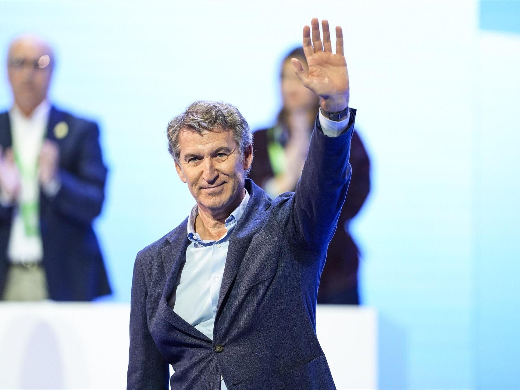 Feijóo asienta su clara ventaja sobre Sánchez: podría gobernar en solitario según el sondeo que publica esta noche El Español