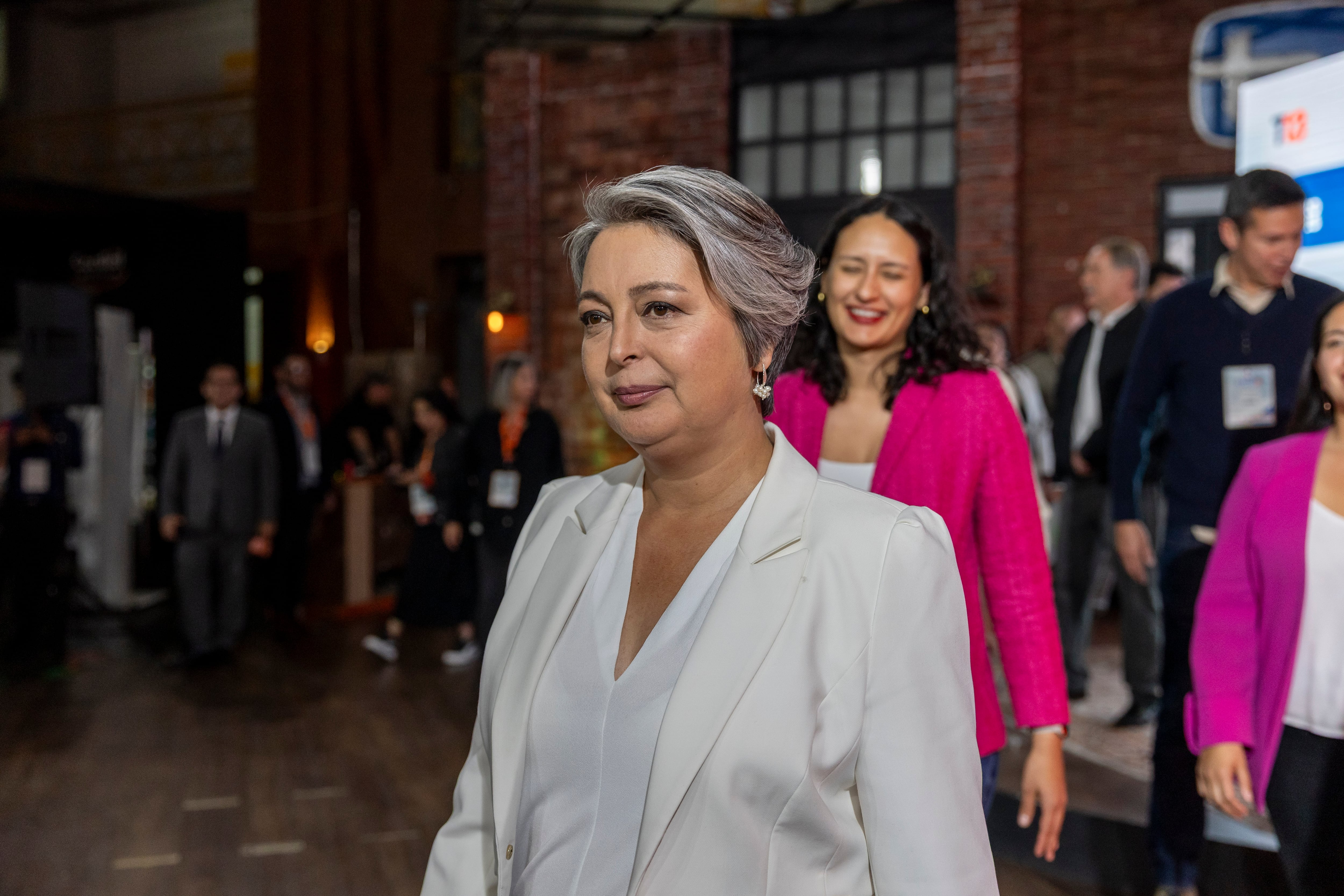 Las propuestas de Jeannette Jara, la exministra que lucha por mantener a la izquierda en La Moneda