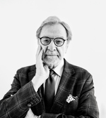 Juan Luis Cebrián:  "He visitado al rey Juan Carlos en Abu Dhabi y vive solo, en un sitio anodino... Da una pena terrible"