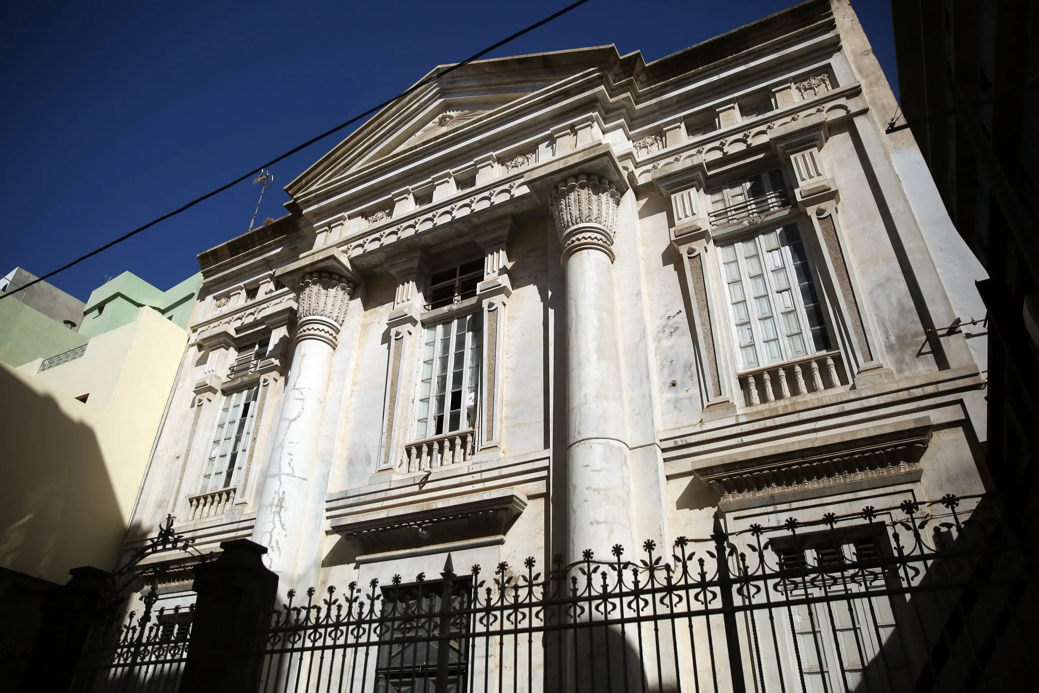 Imagen 1 de Ni sacrificios de niños ni rituales de brujería: el Gobierno defiende la memoria del templo masónico asaltado por tropas franquistas en el 36