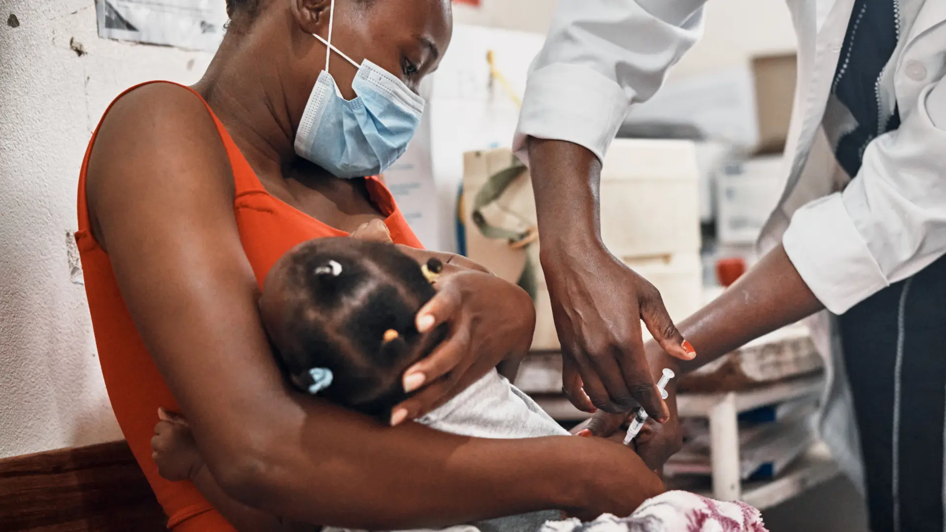 Promover la vacunación infantil para salvar vidas