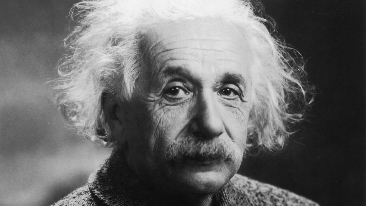 Un avatar de Albert Einstein discute sobre física cuántica en la bienal Ciudad y Ciencia