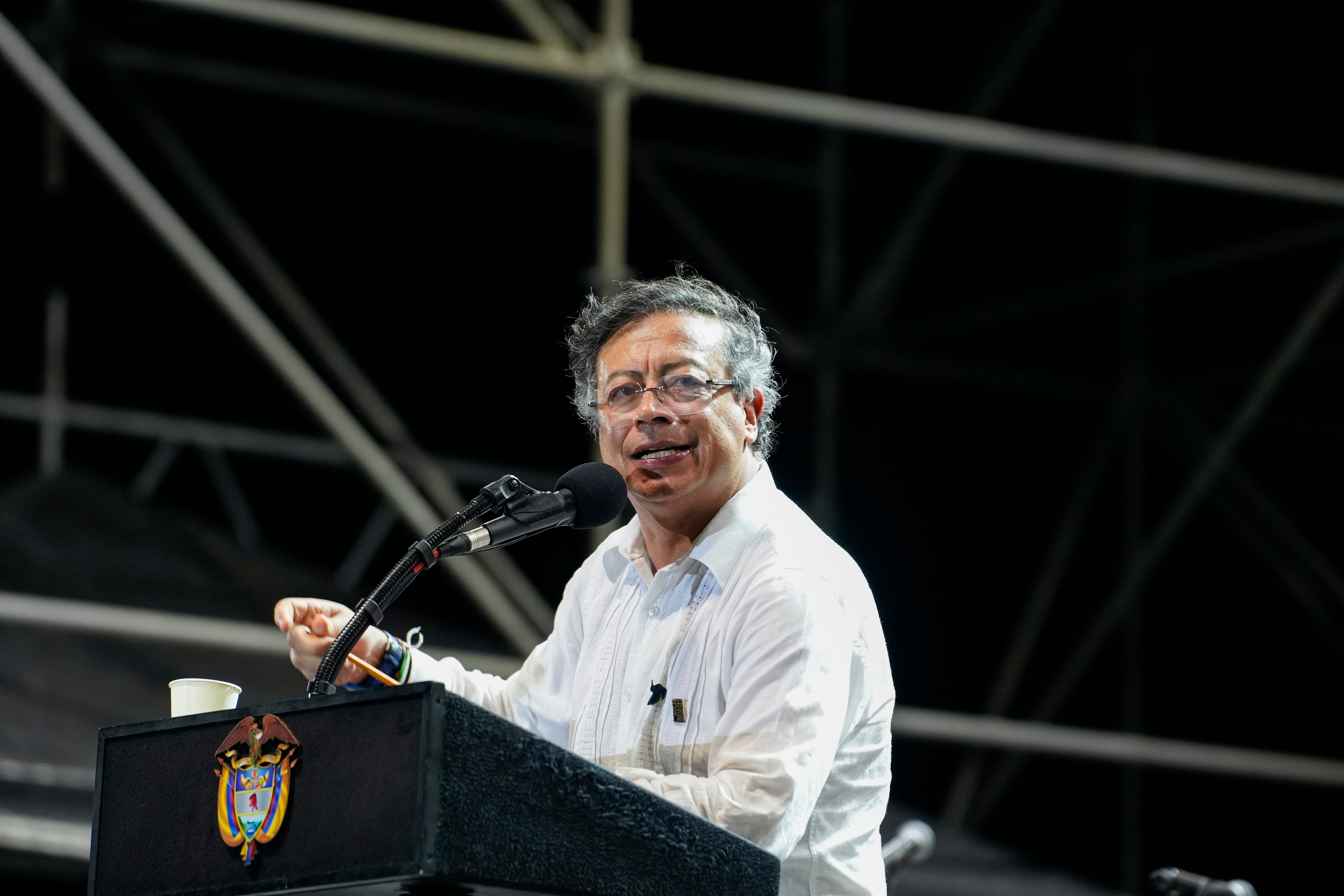 Petro ralentiza las extradiciones en medio de la tensión diplomática con Estados Unidos