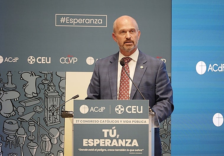 Kevin Roberts: «Occidente no está dividido, quien se derrumba es la clase dirigente privilegiada con sus falsos ídolos»