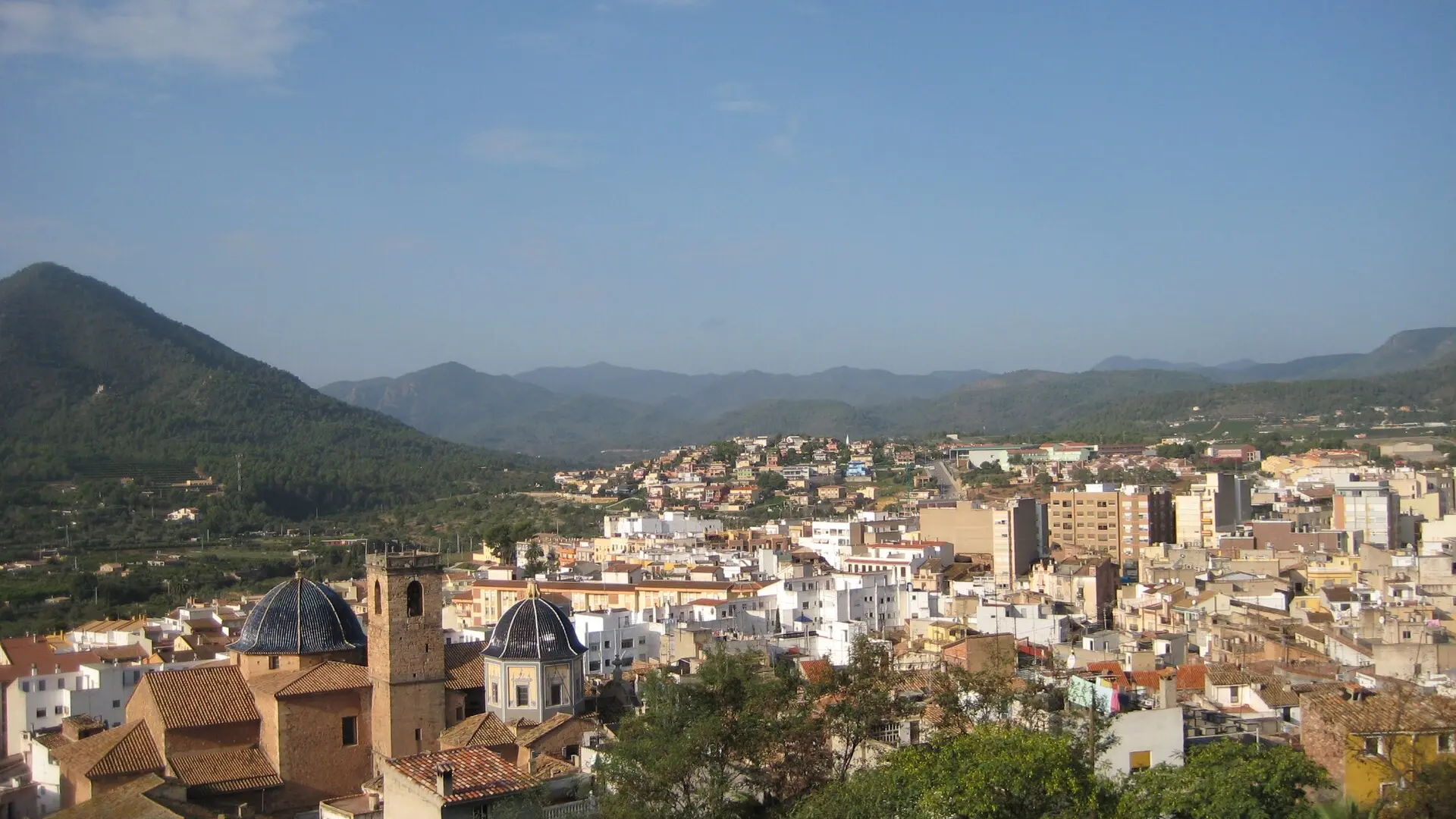 El pueblo de Castellón perfecto para una escapada de otoño: una fortaleza, aire medieval y al lado del Mediterráneo
