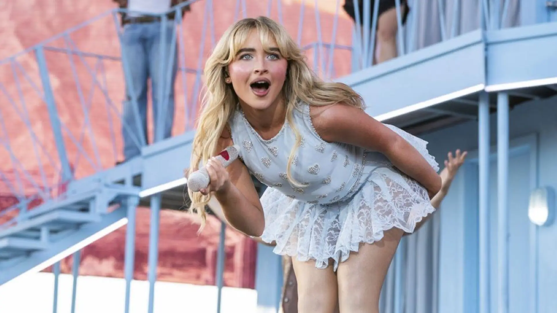 Sabrina Carpenter protagonizará una musical de 'Alicia en el país de las maravillas' con el productor de 'Wicked'