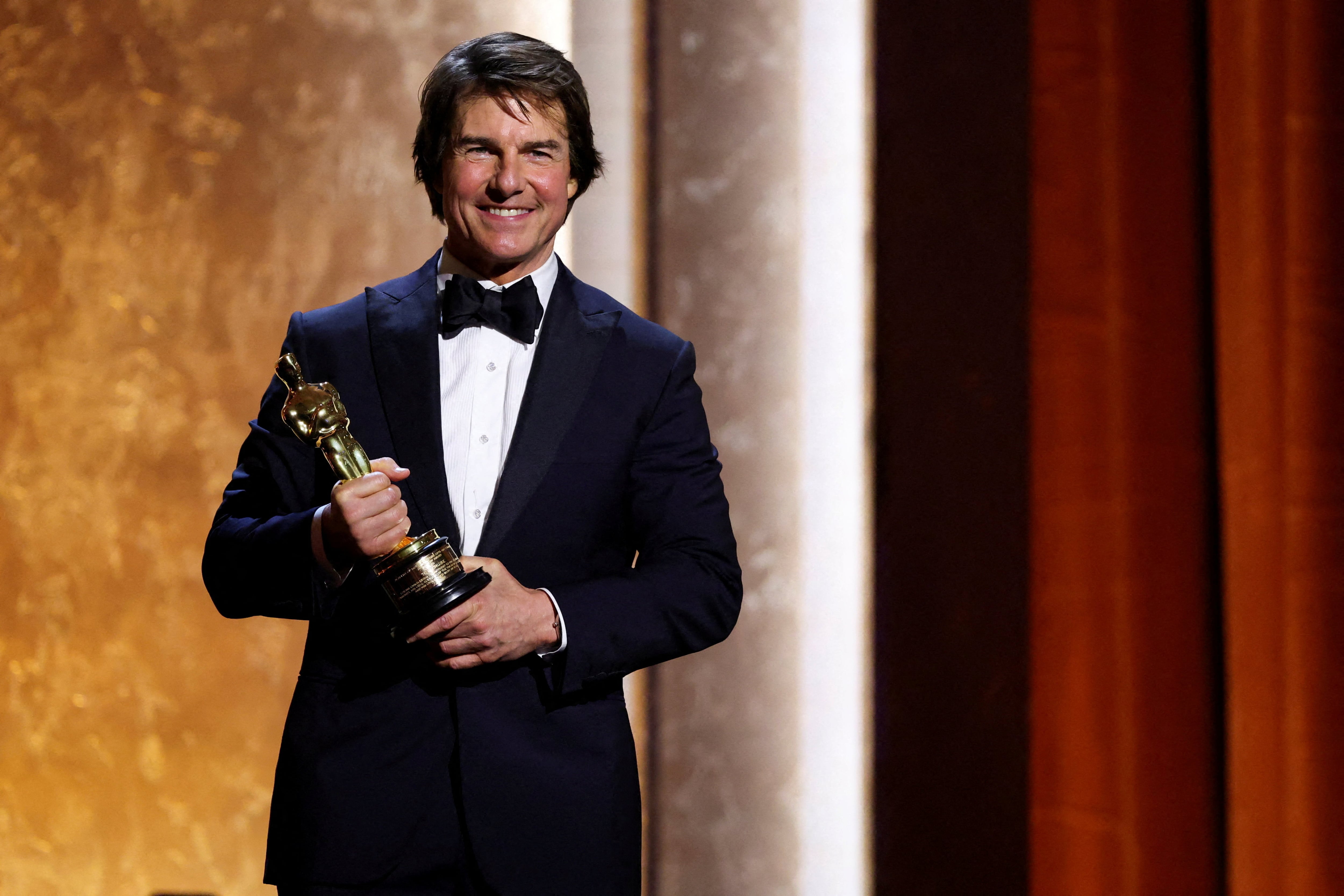 Tom Cruise recibe su primer Oscar: “Hacer películas no es lo que hago, es quien soy”
