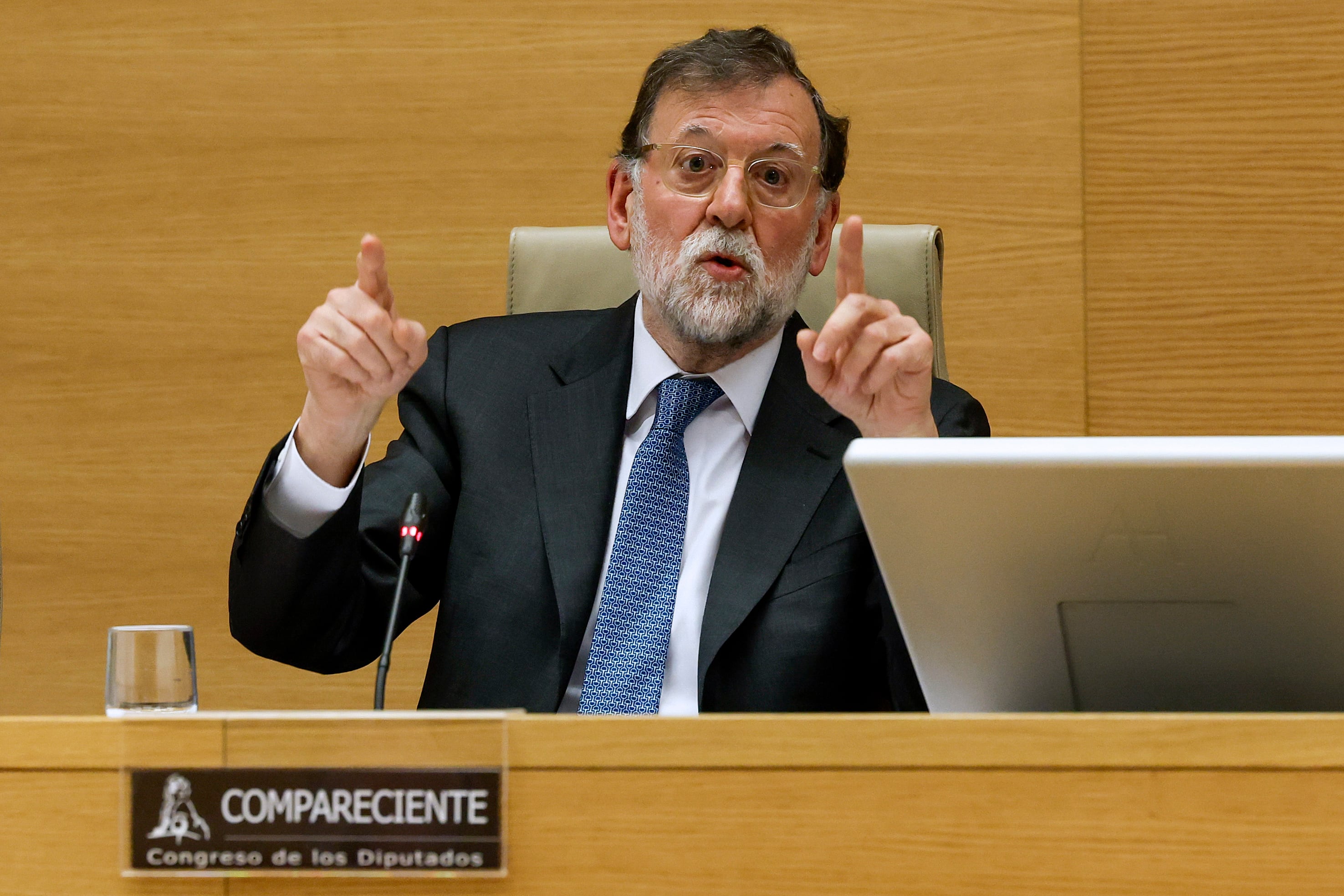 Rajoy se lanza a la literatura aforística