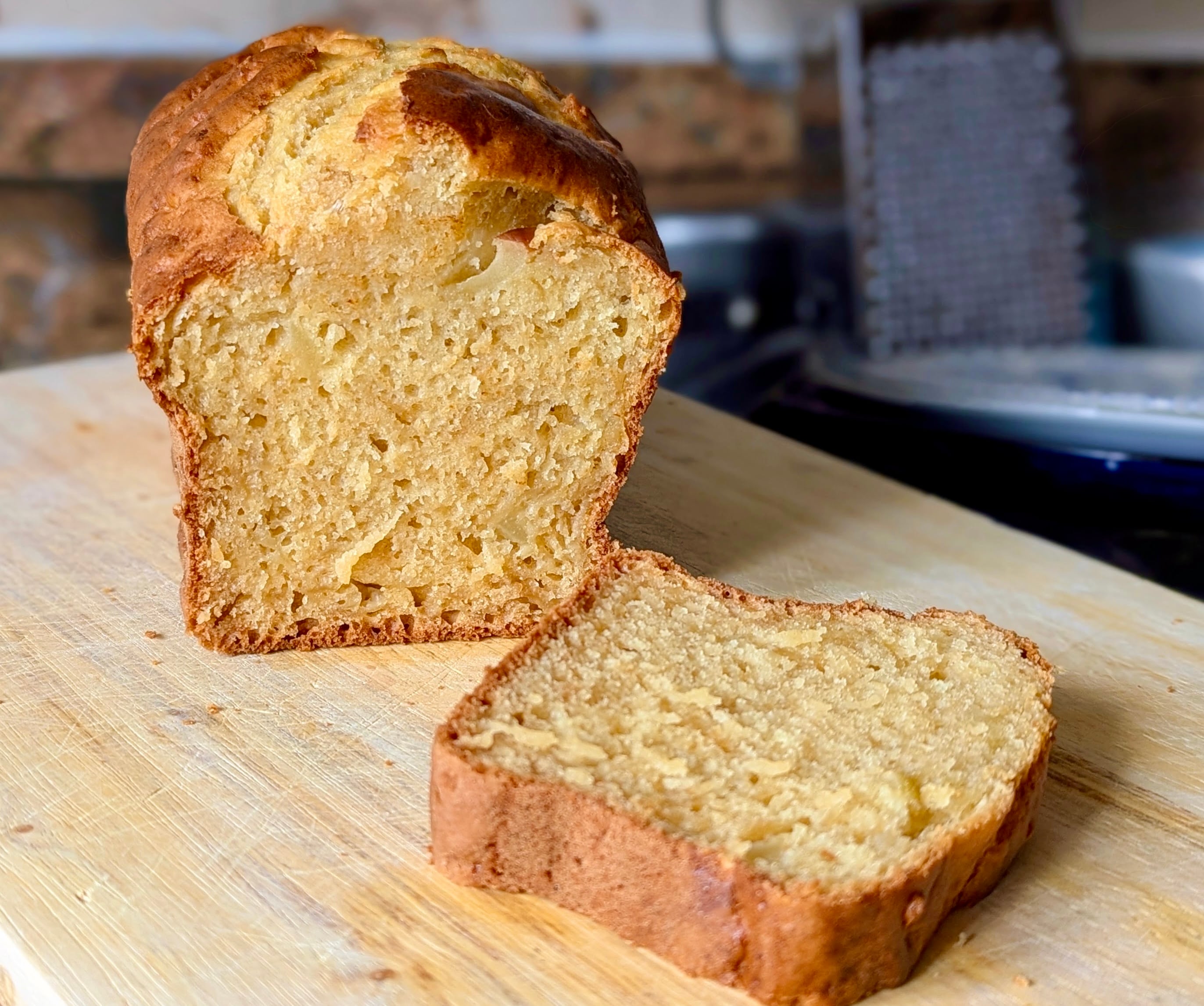 Bizcocho de manzana y queso fresco