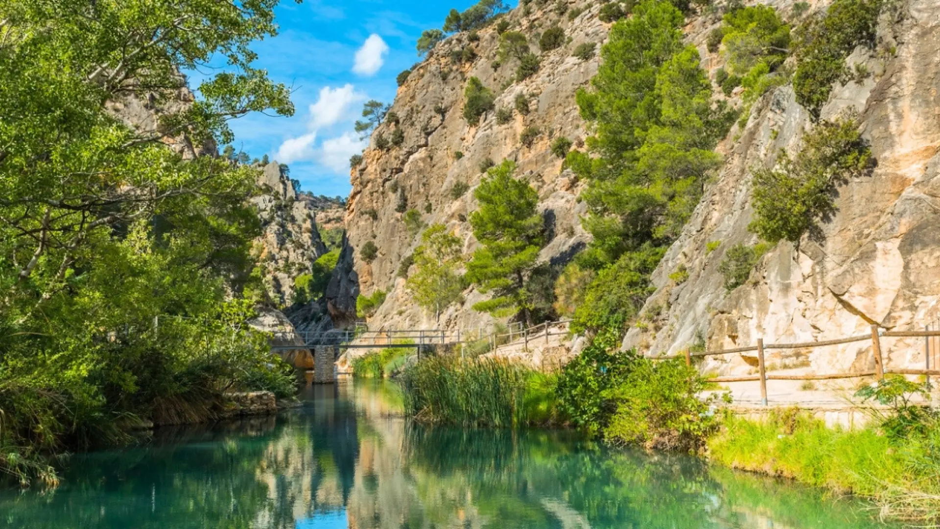 De Tarragona a Ourense: las mejores piscinas termales para ir este otoño
