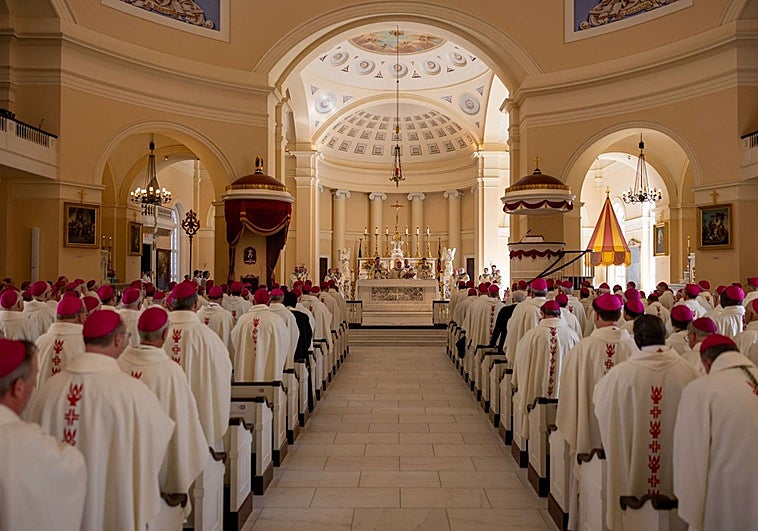 Los obispos católicos de EE.UU. condenan la política migratoria de Trump: «Nos oponemos a la deportación masiva e indiscriminada»