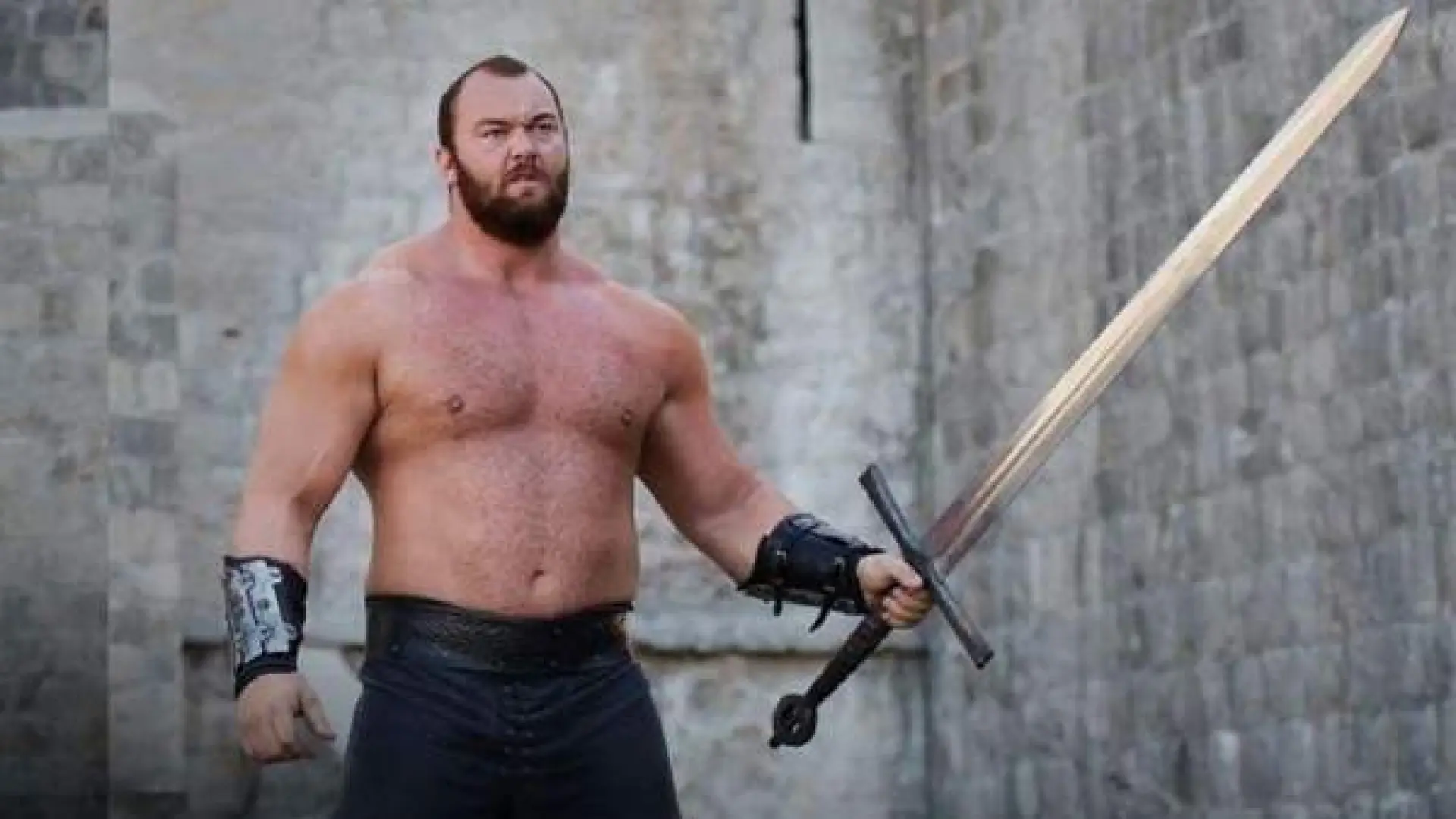 El lado tierno de La Montaña: el actor de 'Juego de tronos' ablanda las redes con una foto de su bebé