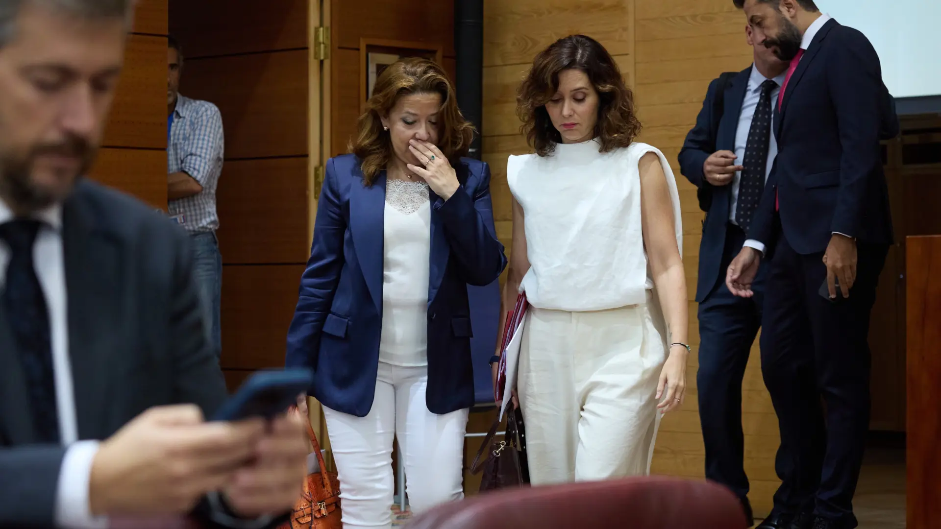 El Gobierno de Ayuso no creará el registro de médicos objetores del aborto y esperará la decisión judicial