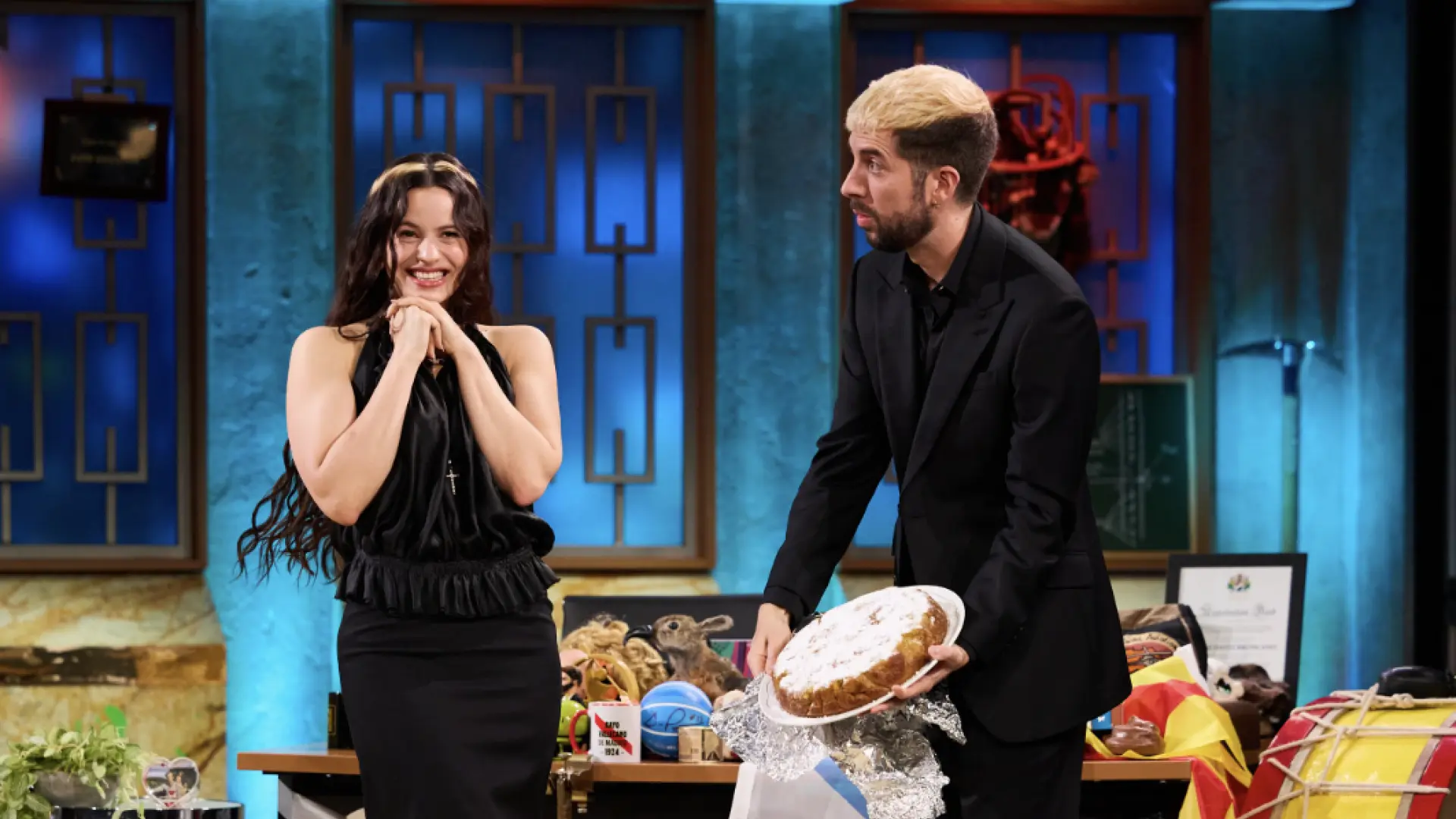 Rosalía comparte la receta del bizcocho que conquistó al público de 'La Revuelta':