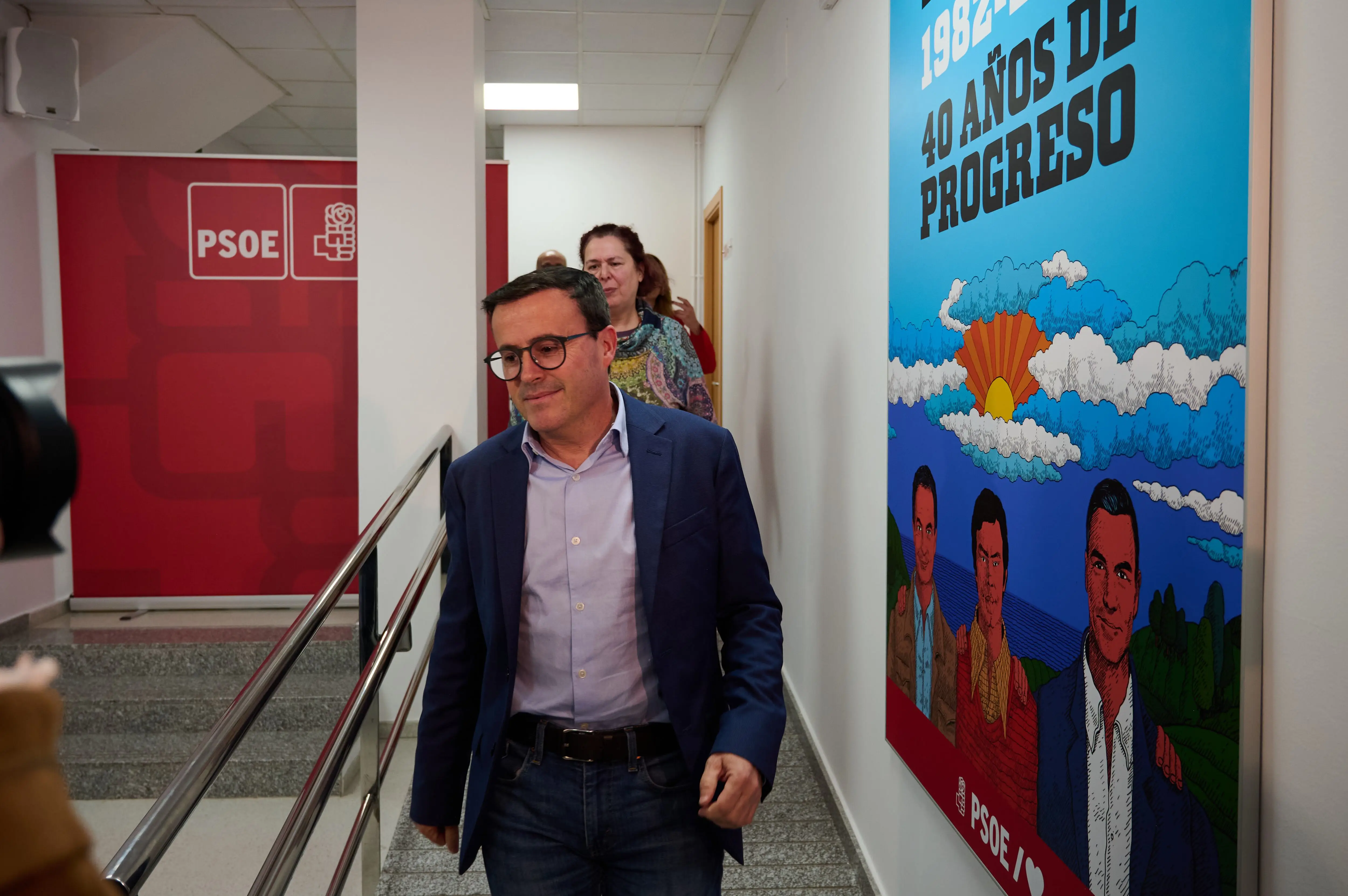 Imagen 1 de El líder del PSOE no gana ni en su pueblo y Vox supera por primera vez a los socialistas en Badajoz ciudad: “Es desolador”