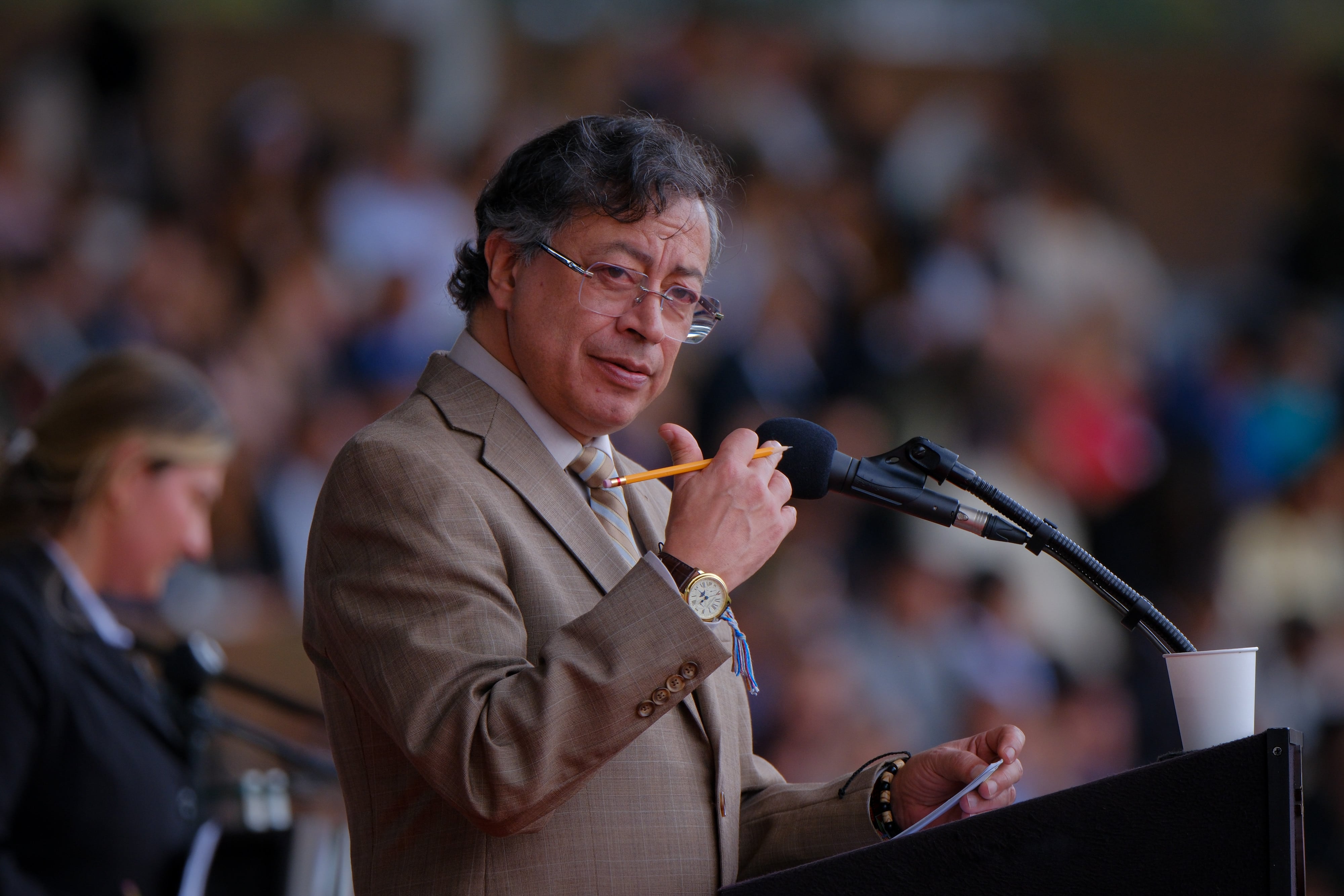 Un bombardeo del Ejército pone en apuros a Petro por la posible muerte de menores de edad