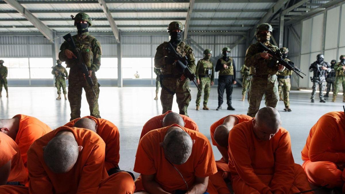 Bases americanas, masacres y una supercárcel: la deriva de Ecuador hacia el modelo Bukele