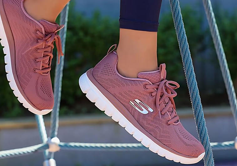 Las Skechers de mujer «para sobrevivir a jornadas largas» según podólogos, ahora por menos de 40 euros