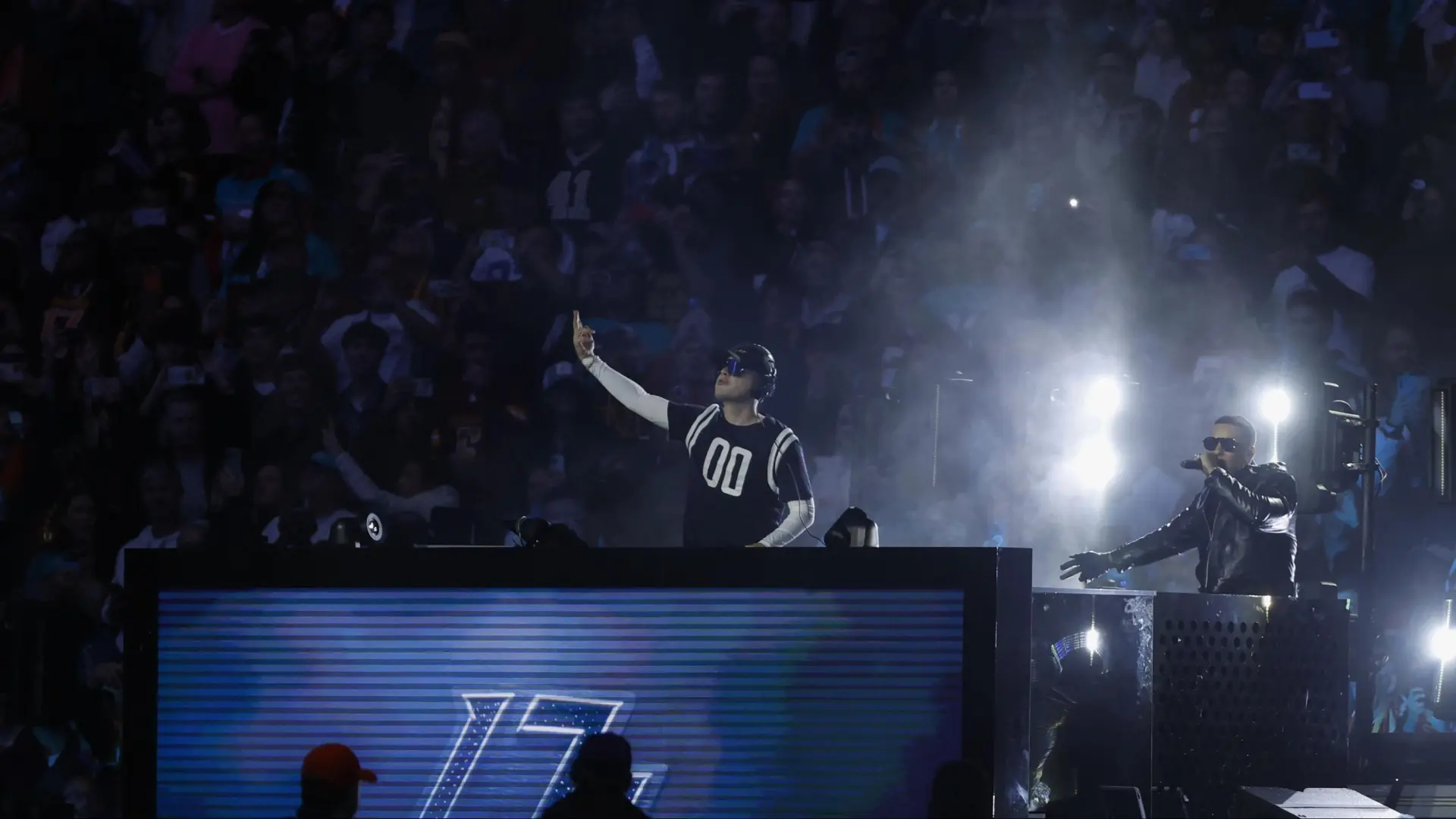 Así fue el espectacular show de Bizarrap y Daddy Yankee en el descanso del partido de la NFL en el Bernabéu