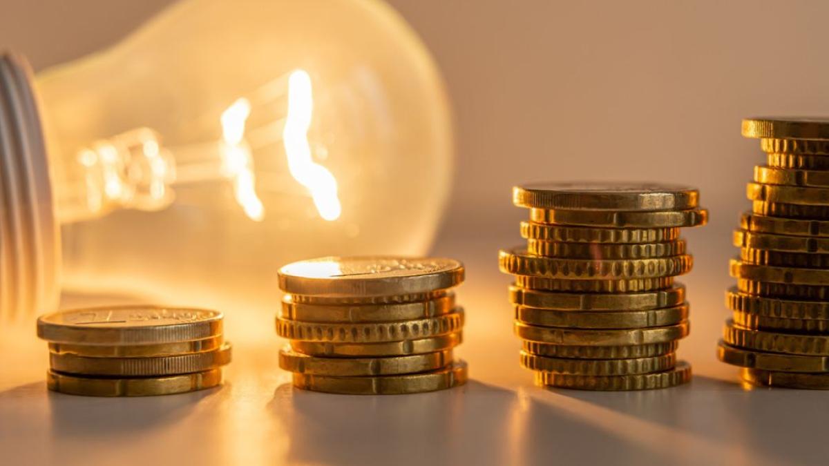 Cuatro ofertas de luz baratas para ahorrar en tu factura (Noviembre 2025)