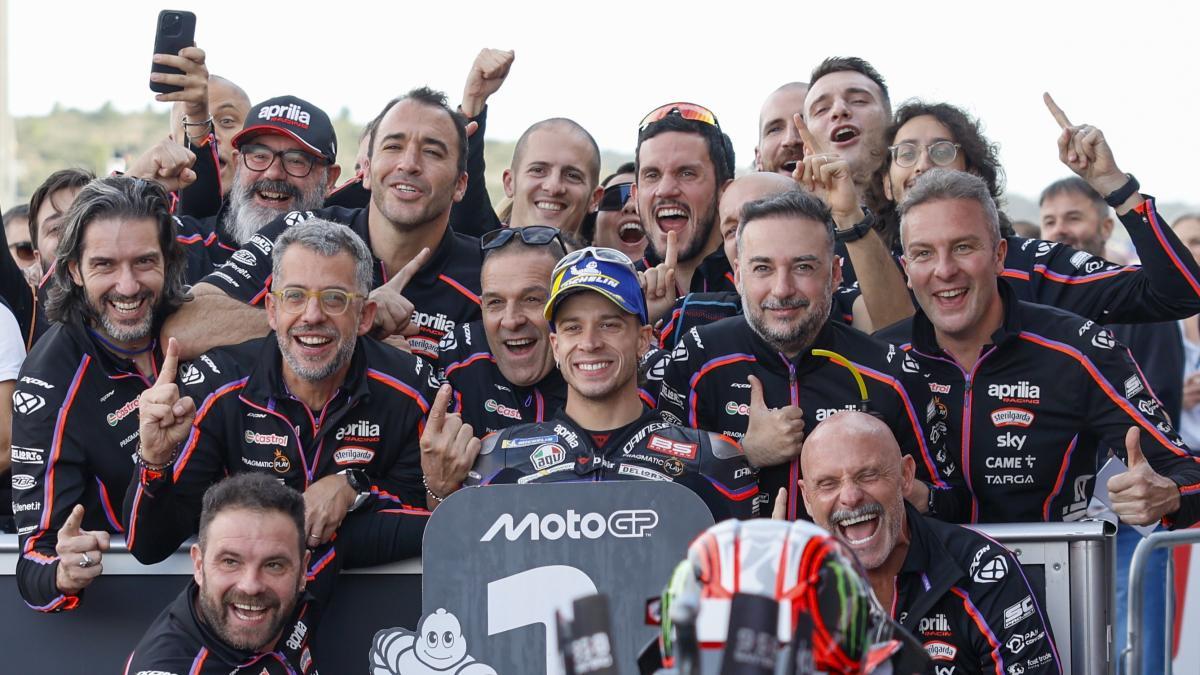 Marco Bezzecchi logra la pole en València y Àlex Márquez saldrá segundo