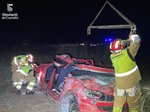 Dos muertos y tres heridos tras caer un coche por un barranco en Benassal (Castellón)