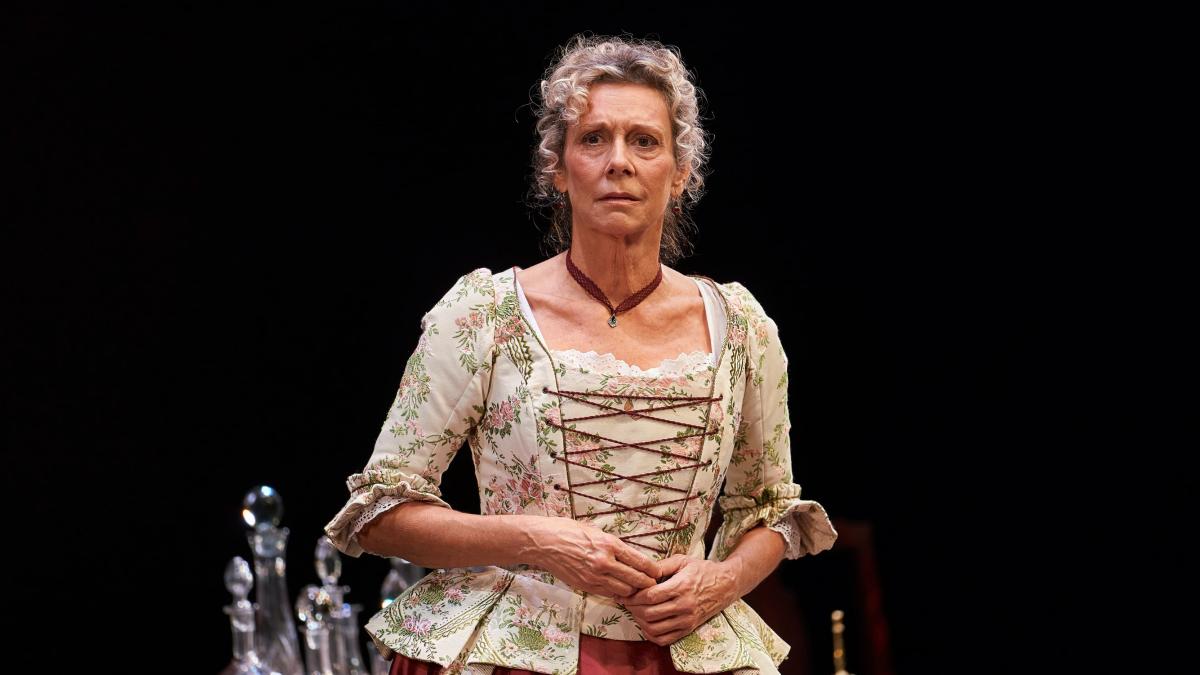 Xavier Albertí dignifica con brillantez un Sagarra dramático y demodé