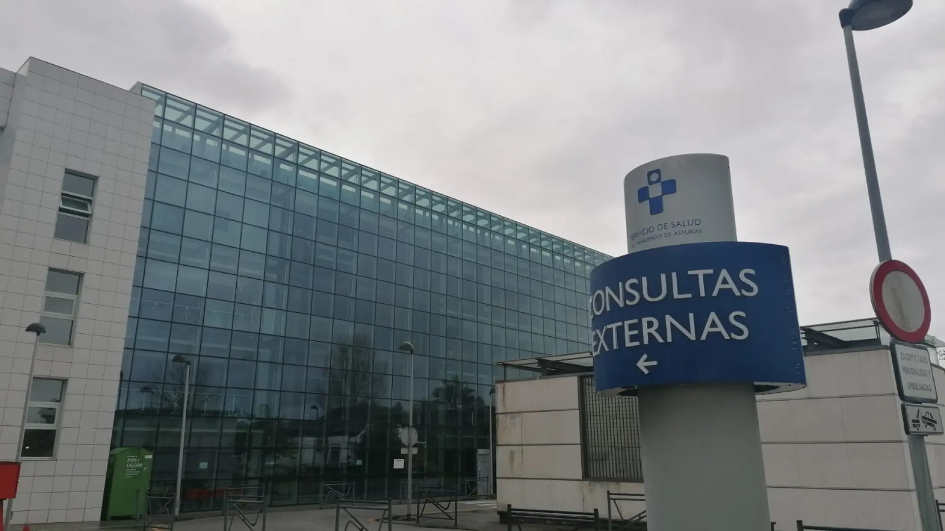 La chica de 17 años que mató a su cuñada de una puñalada en Asturias, bajo custodia en un hospital