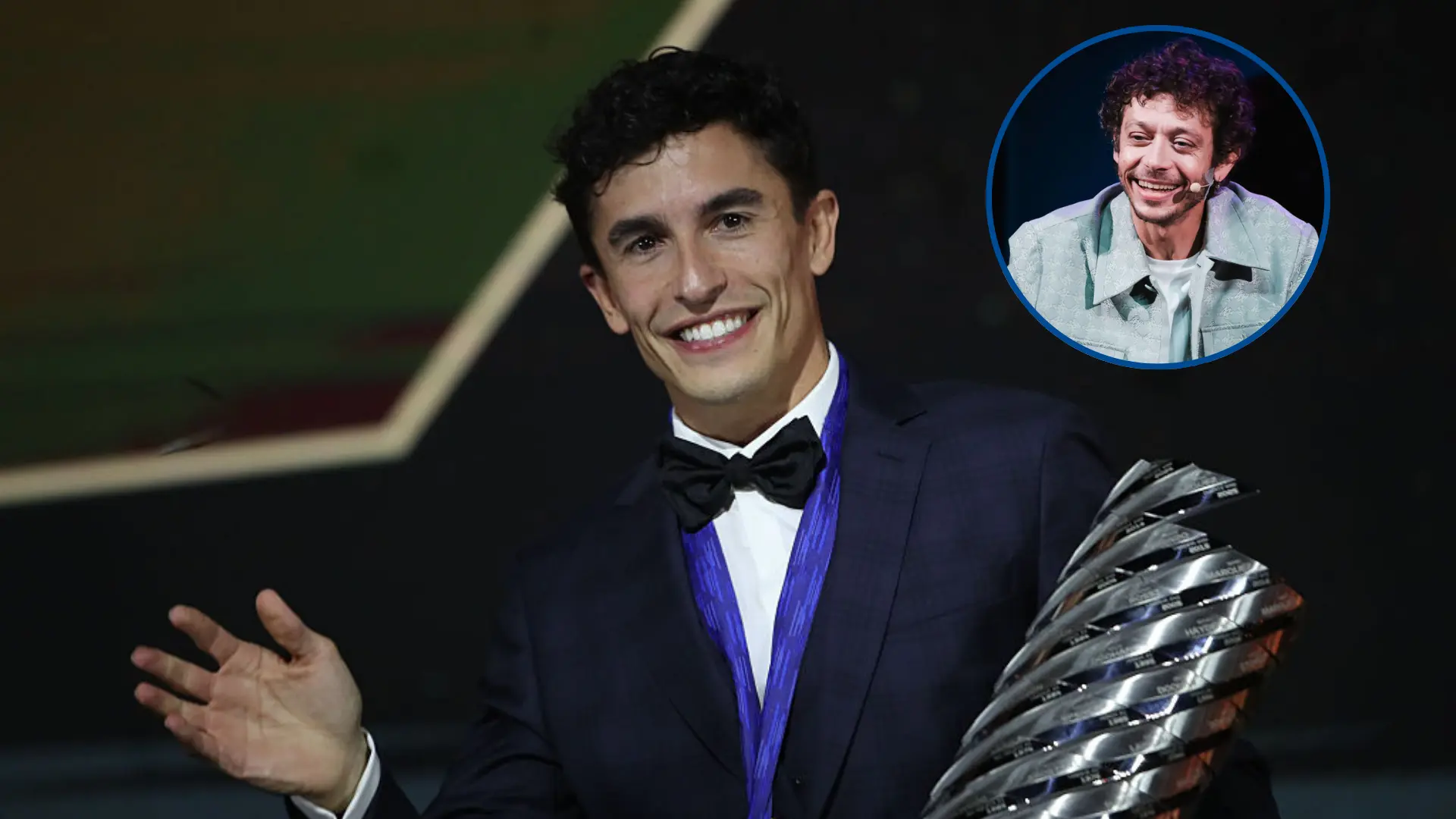 Marc Márquez manda callar a los aficionados que abucheaban a Valentino Rossi en los premios