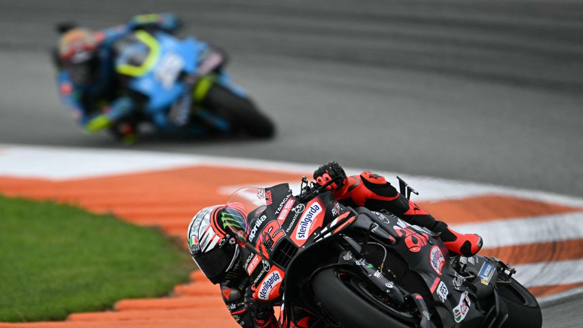 Bezzecchi cierra el 2025 con triunfo en Cheste y el 'bronce' del Mundial