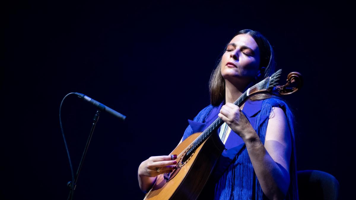 La primera voz femenina de la guitarra portuguesa: “Sentí mucha presión”