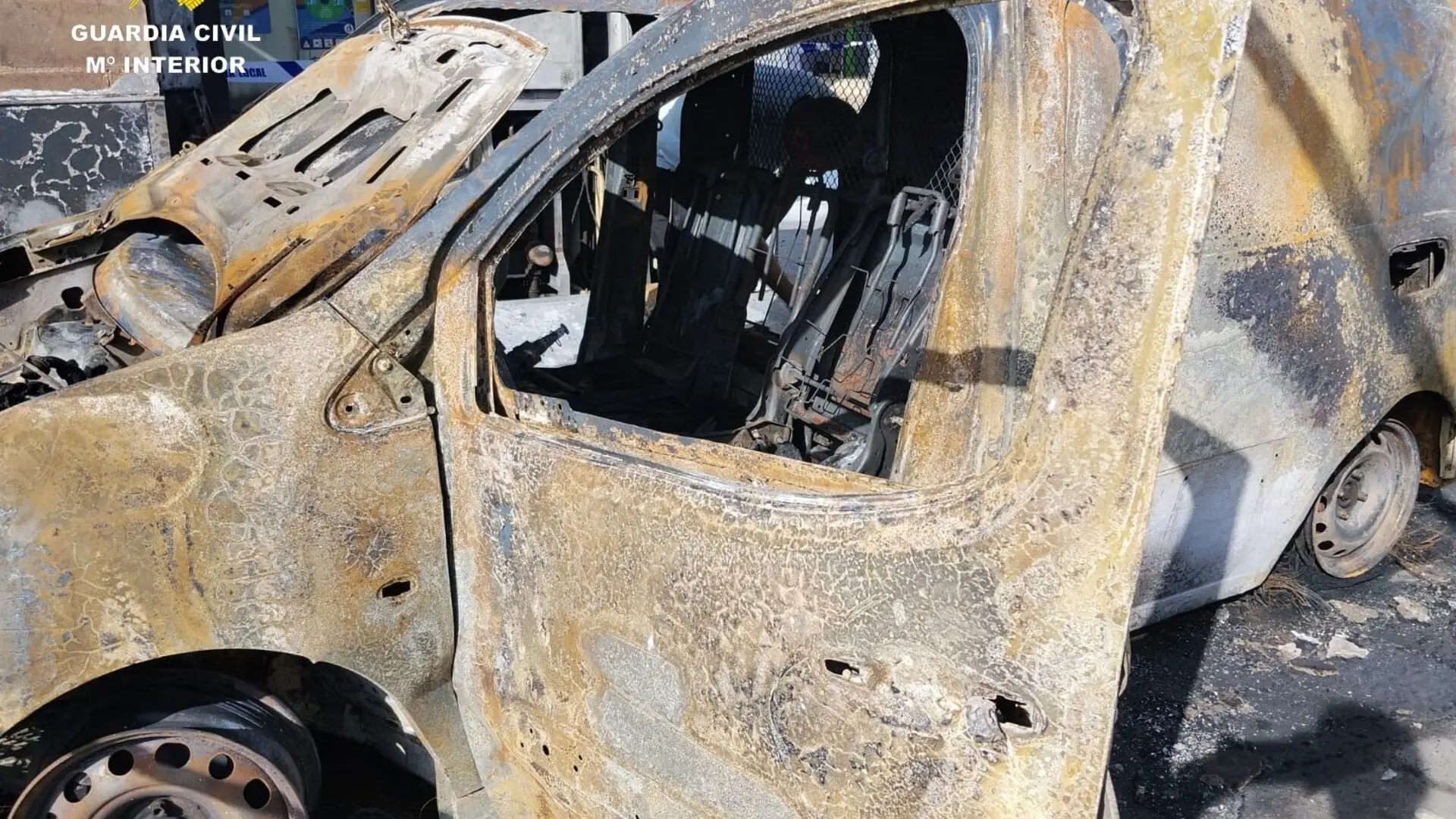 Tres detenidos por provocar una explosión al encender un cigarro en una gasolinera