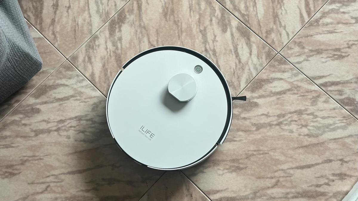 Así me ha cambiado la vida este robot aspirador friegasuelos de AliExpress: efectivo, totalmente autónomo y con un descuento del 71%