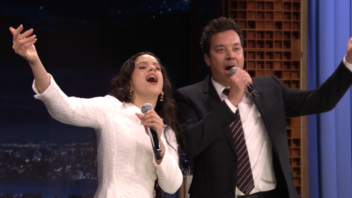 Rosalía canta 'La Perla' por primera vez en directo en el show de Jimmy Fallon