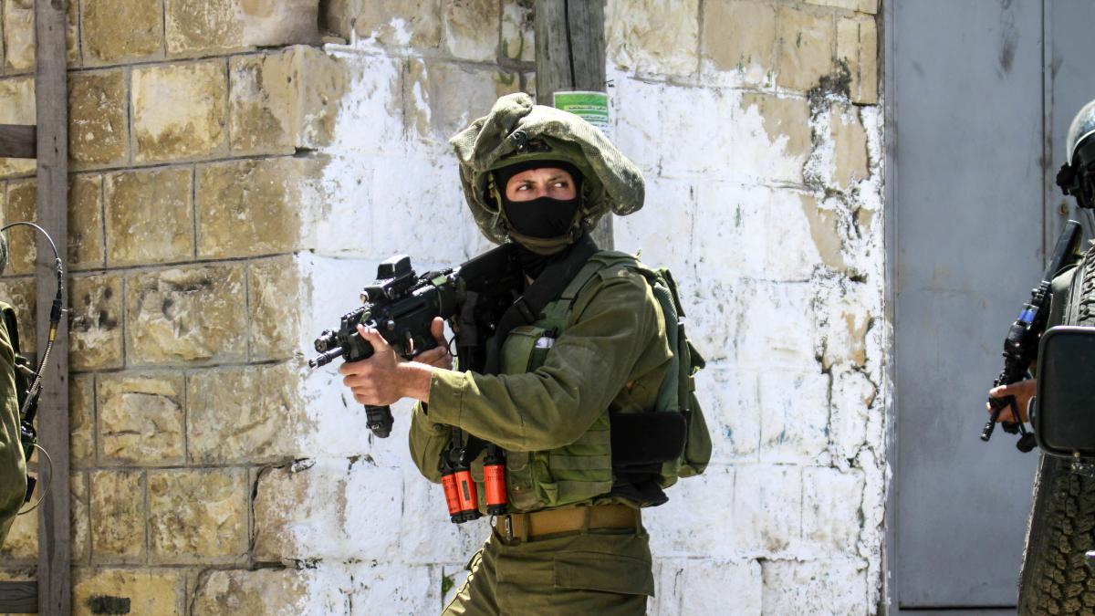 Israel reconoce disparos a soldados de la ONU en Líbano tras confundirlos “como sospechosos”