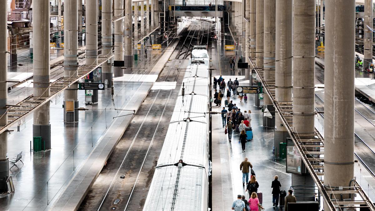 Puente afirma que el AVE unirá Barcelona y Madrid en menos de dos horas