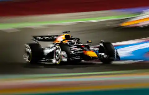 Imagen 1 de Verstappen apela al honor de Mclaren