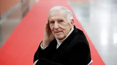 Imagen 1 de Silvio Garattini, oncólogo de 97 años: "Caminar para ver escaparates no es actividad física, debe haber fatiga"