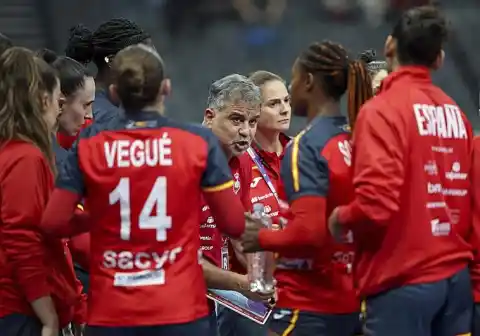 Imagen 1 de Sorpasso histórico: Islas Feroe logra ante España su primera victoria en un Mundial