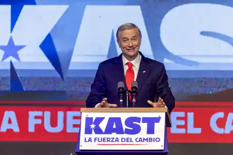 Imagen 1 de Kast amenaza a los inmigrantes irregulares: “Quedan 103 días para que salgan voluntariamente de Chile”