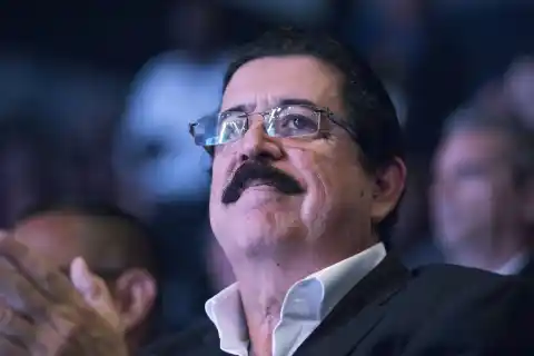Imagen 1 de Manuel Zelaya, tras la promesa de Trump de indultar a Juan Orlando Hernández: “Protege al saqueador del Estado”