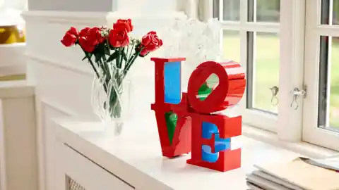 Imagen 1 de Uno de los LEGO más buscados por las parejas hunde su precio: tiene sorpresa al pagar