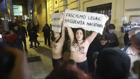 Imagen 1 de Detenido el presunto agresor de dos activistas de Femen durante un acto en honor a Franco