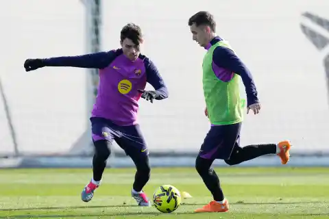 Imagen 1 de FC Barcelona - Alavés en directo | El Barça busca los tres puntos ante un Alavés en horas bajas